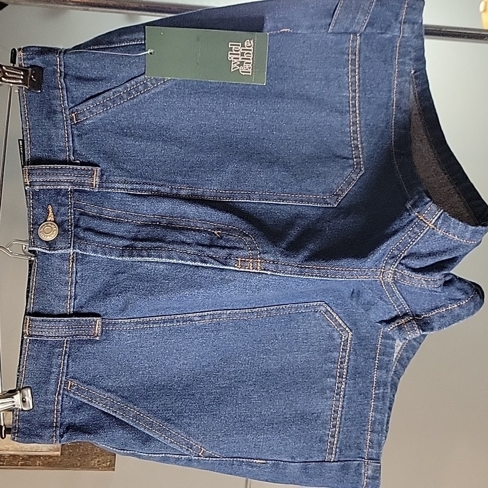 Shorts - Picture 1 of 3